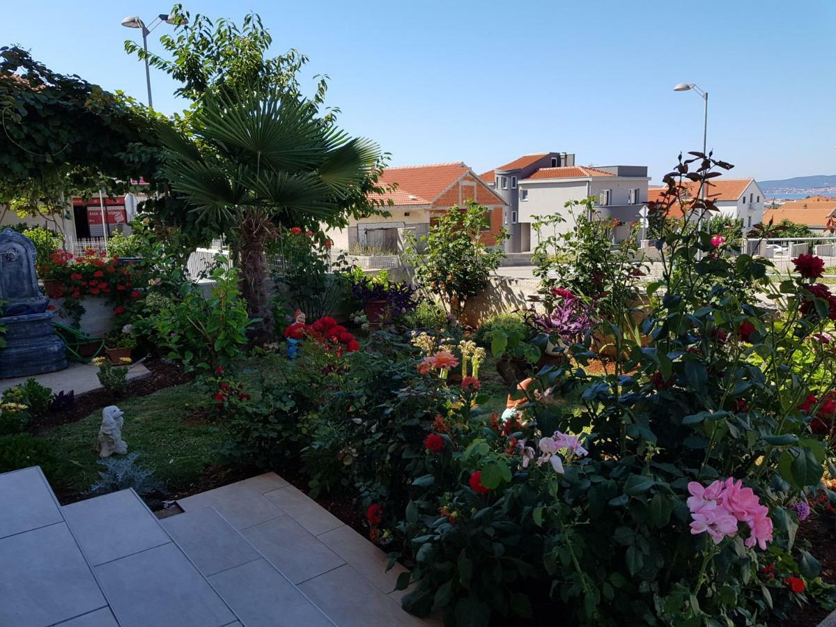 Apartman Andrea Zara Esterno foto